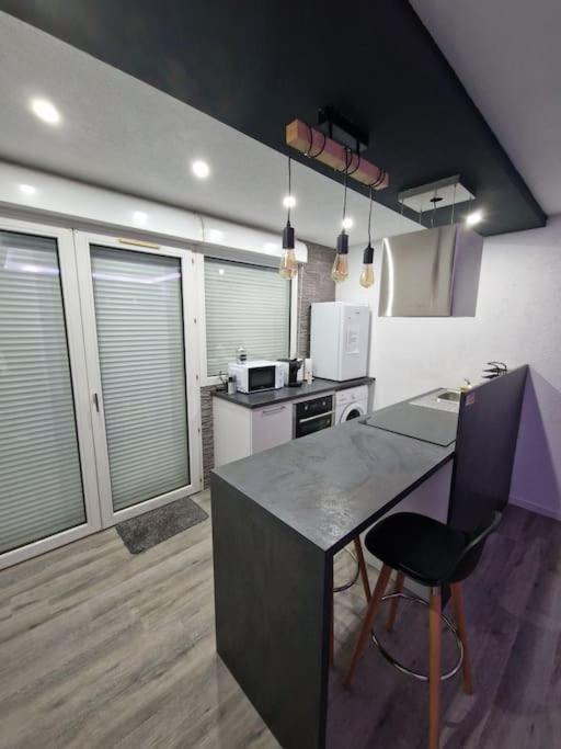 גקס Logement Atypique & Parking Gratuit מראה חיצוני תמונה