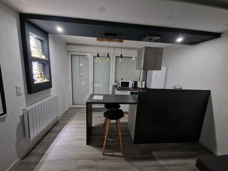 גקס Logement Atypique & Parking Gratuit מראה חיצוני תמונה