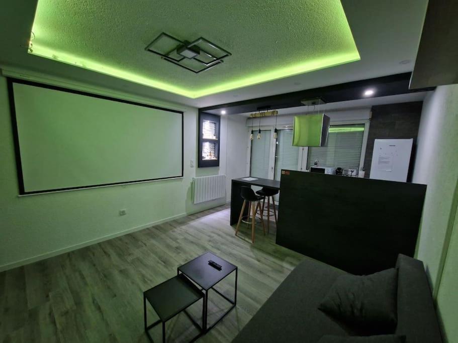 גקס Logement Atypique & Parking Gratuit מראה חיצוני תמונה